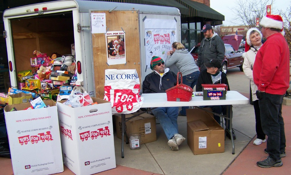 2014ToysForTots-WestView-009