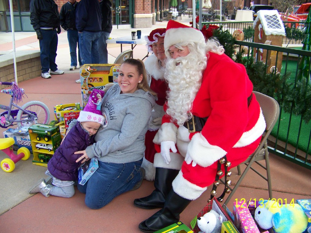 2014ToysForTots-WestView-018